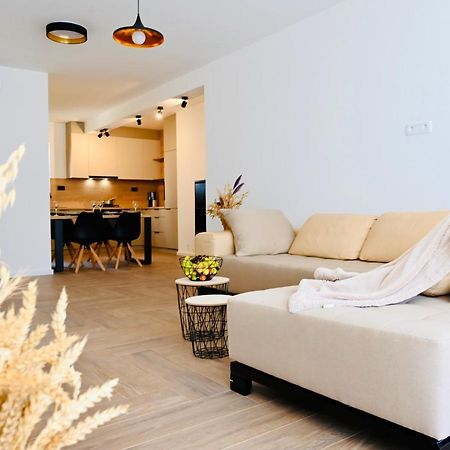 Adorable Holiday Apartment Malinska Esterno foto