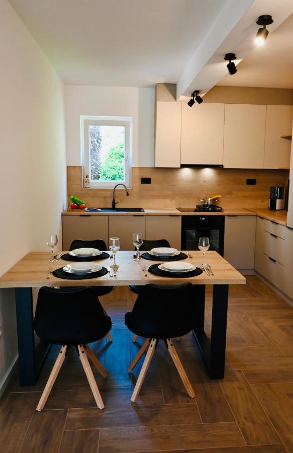 Adorable Holiday Apartment Malinska Esterno foto