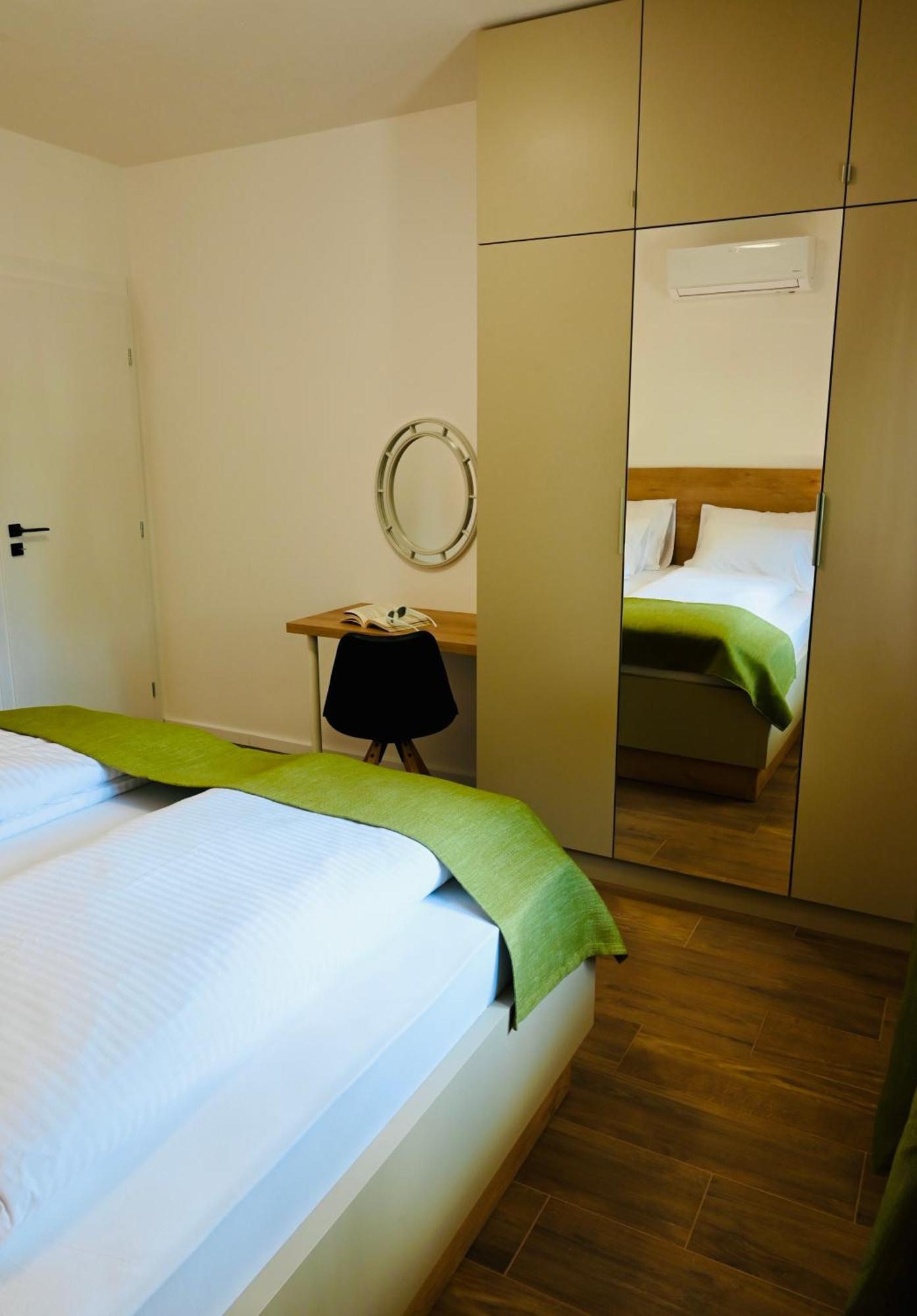 Adorable Holiday Apartment Malinska Esterno foto